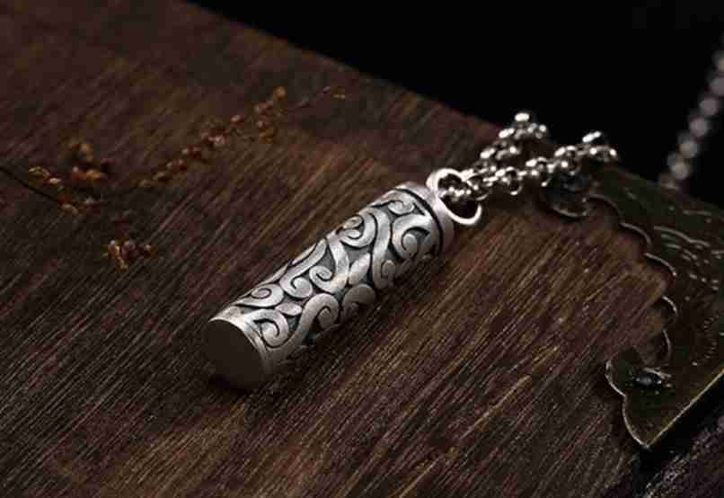 Material: S990 Sterling silver  Size:About 40mm*9mm  Weight: About 10g  Hole Size:4mm